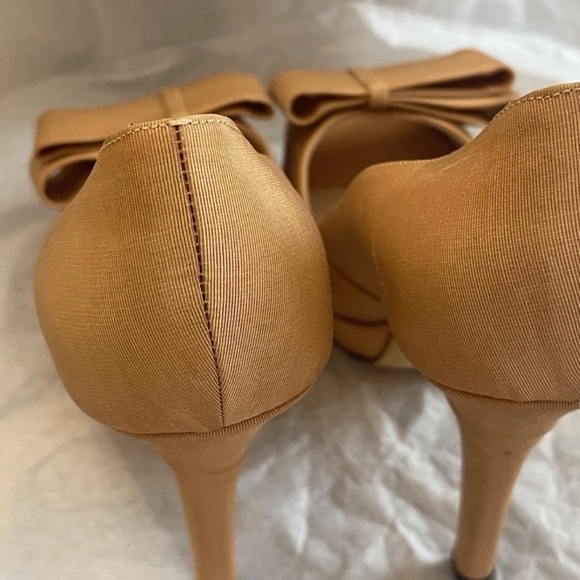 NEW! FENDI Peach Satin Bow Peep Toe Platform Heels Pumps 38.5 - Picture 9 of 16